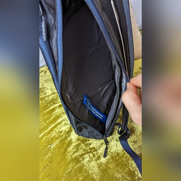 Navy Limited Edition Timbuk2 Traveler's Backpack - Picture 10 of 14